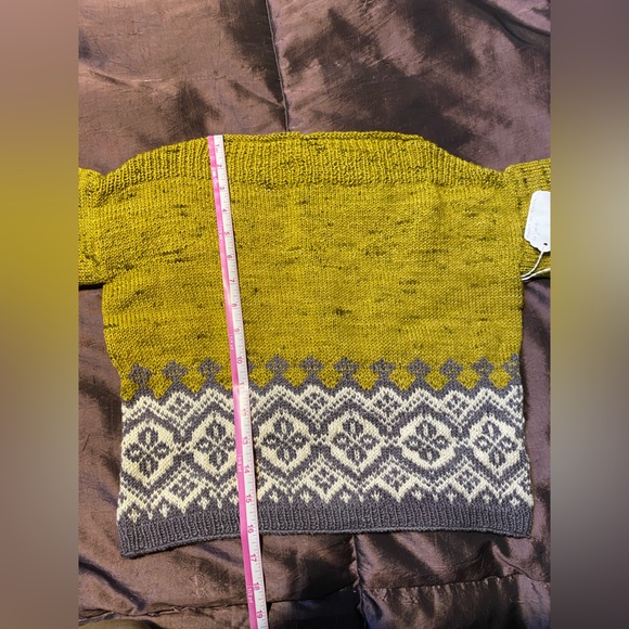 Navelli Sweater Hand Knit - Picture 5 of 6